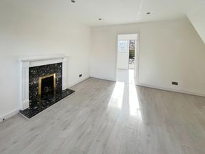 Lounge- click for photo gallery